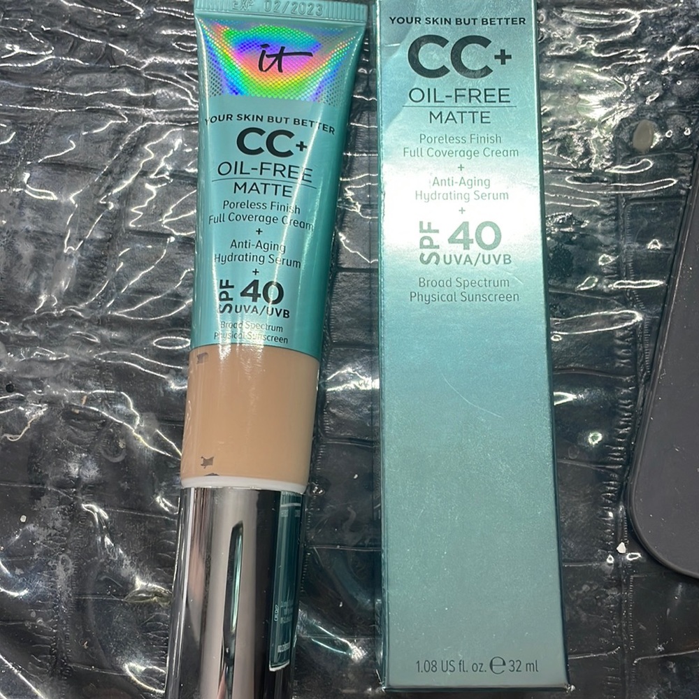 It cosmetics oil free matte CC cream